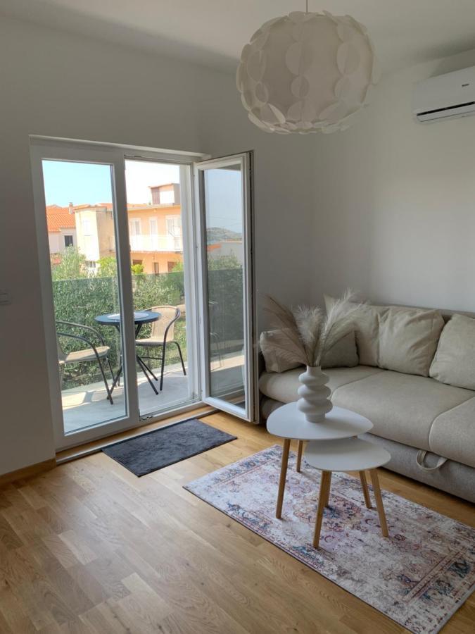Deluxe Suites Anna Vodice Esterno foto