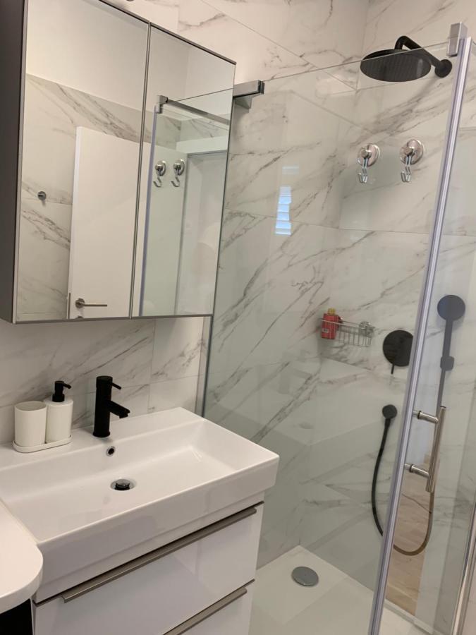 Deluxe Suites Anna Vodice Esterno foto